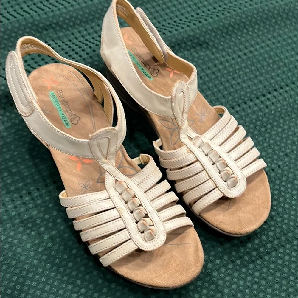 BareTraps‎ Women's Cream Sandals